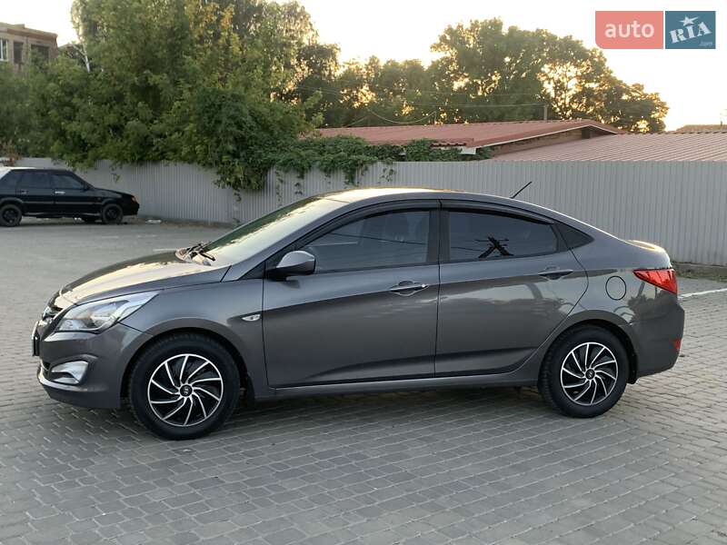 Седан Hyundai Solaris 2015 в Козельщине