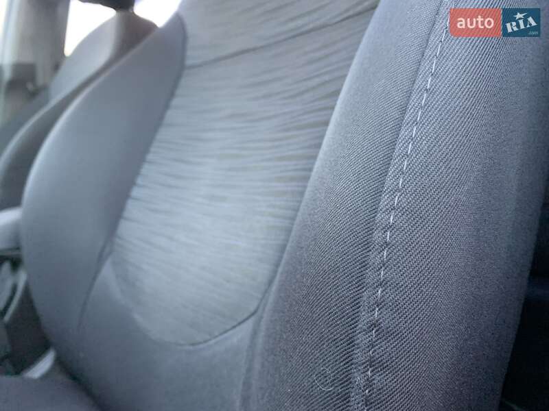 Седан Hyundai Solaris 2015 в Козельщине