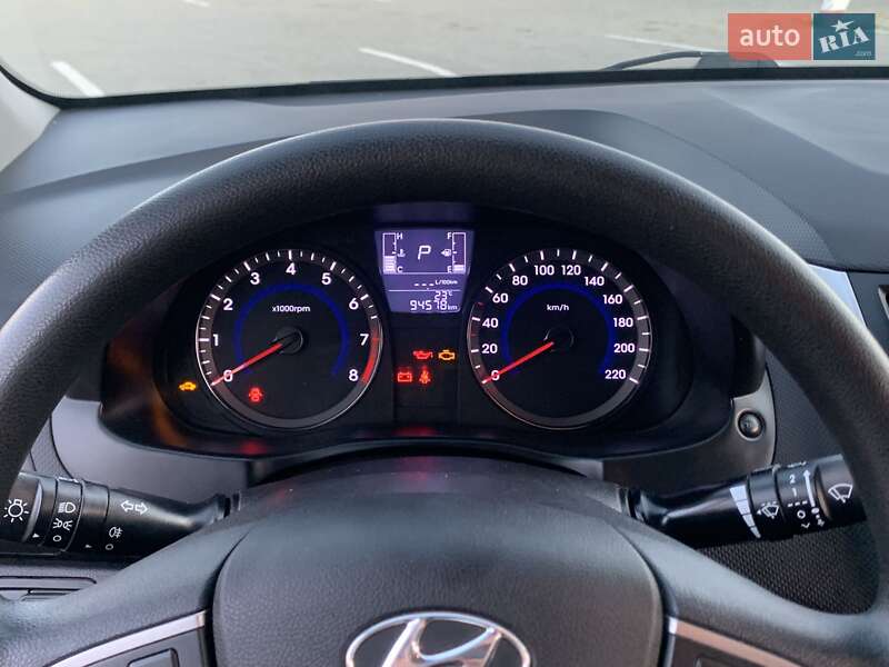 Седан Hyundai Solaris 2015 в Козельщине