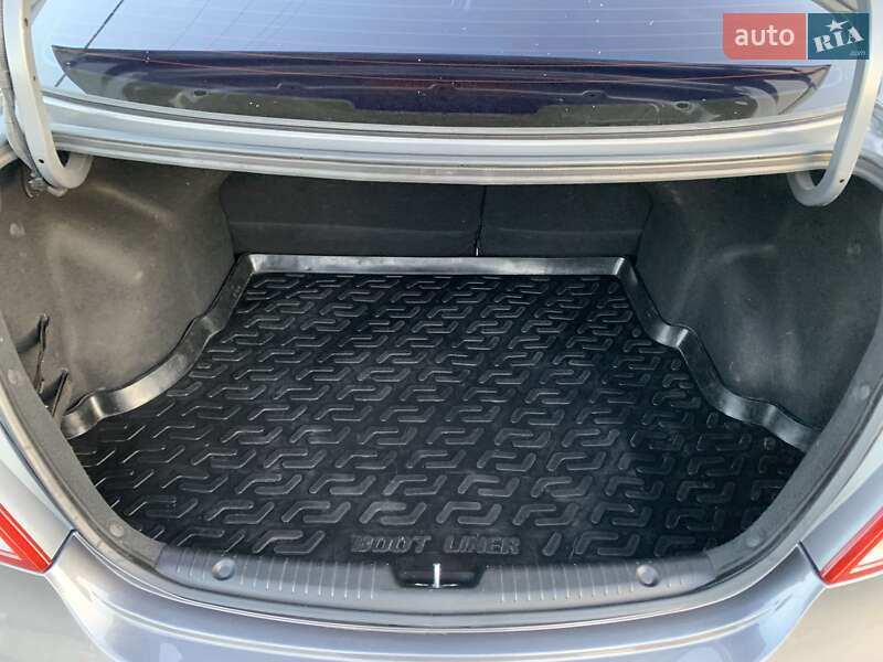 Седан Hyundai Solaris 2015 в Козельщине