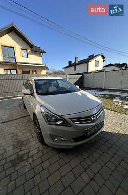 Седан Hyundai Solaris 2015 в Львове