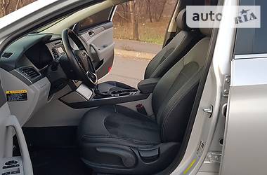 Седан Hyundai Sonata 2015 в Кривом Роге