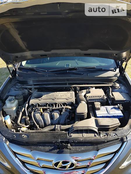 Седан Hyundai Sonata 2010 в Олешках