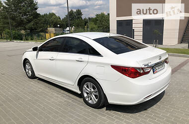 Седан Hyundai Sonata 2012 в Новояворовске
