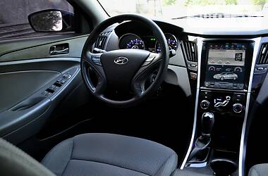 Седан Hyundai Sonata 2013 в Обухове