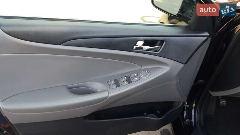 Седан Hyundai Sonata 2013 в Благовіщенську фото 14 Седан Hyundai Sonata 2013 в Благовіщенську