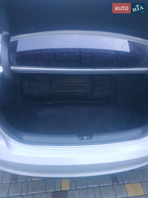 Седан Hyundai Sonata 2015 в Херсоні