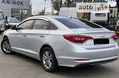 Седан Hyundai Sonata 2016 в Киеве