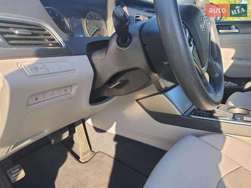 Седан Hyundai Sonata 2014 в Черновцах