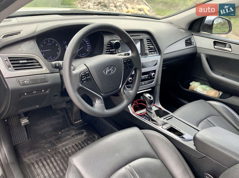 Седан Hyundai Sonata 2016 в Киеве