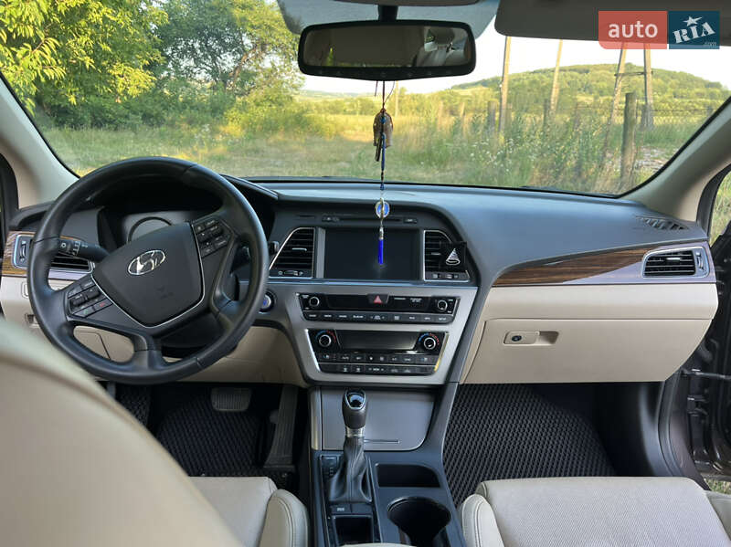 Седан Hyundai Sonata 2017 в Чернівцях