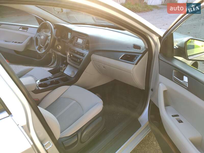 Седан Hyundai Sonata 2016 в Вараше