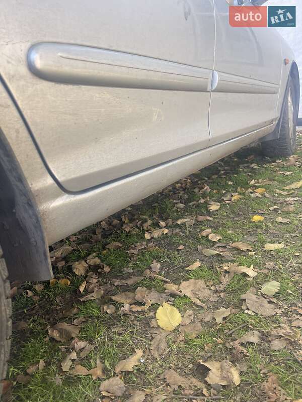 Седан Hyundai Sonata 2000 в Новому Бузі