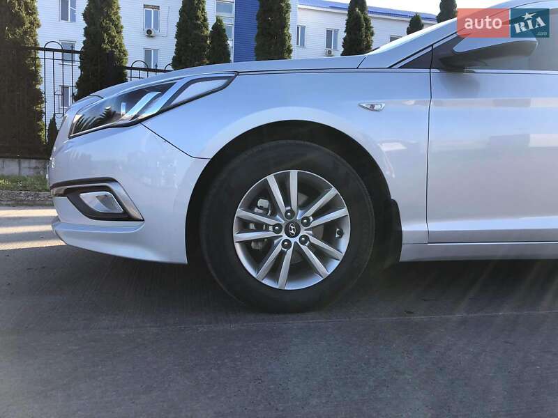 Седан Hyundai Sonata 2015 в Рахове