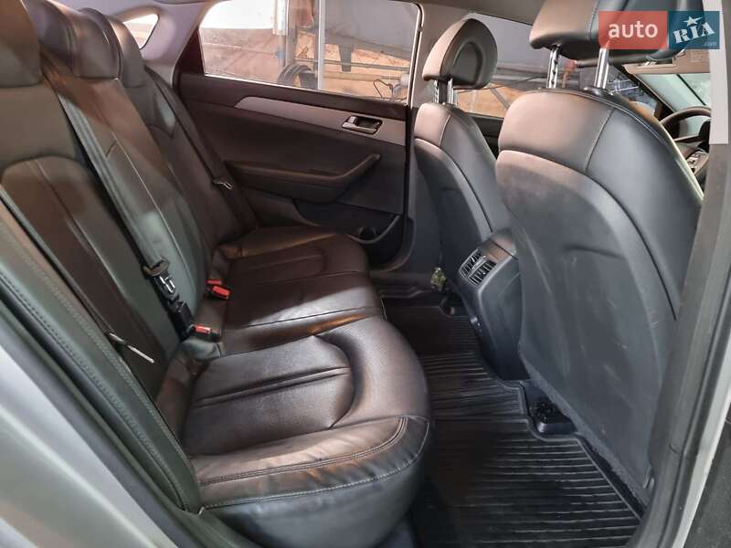 Седан Hyundai Sonata 2015 в Рахове