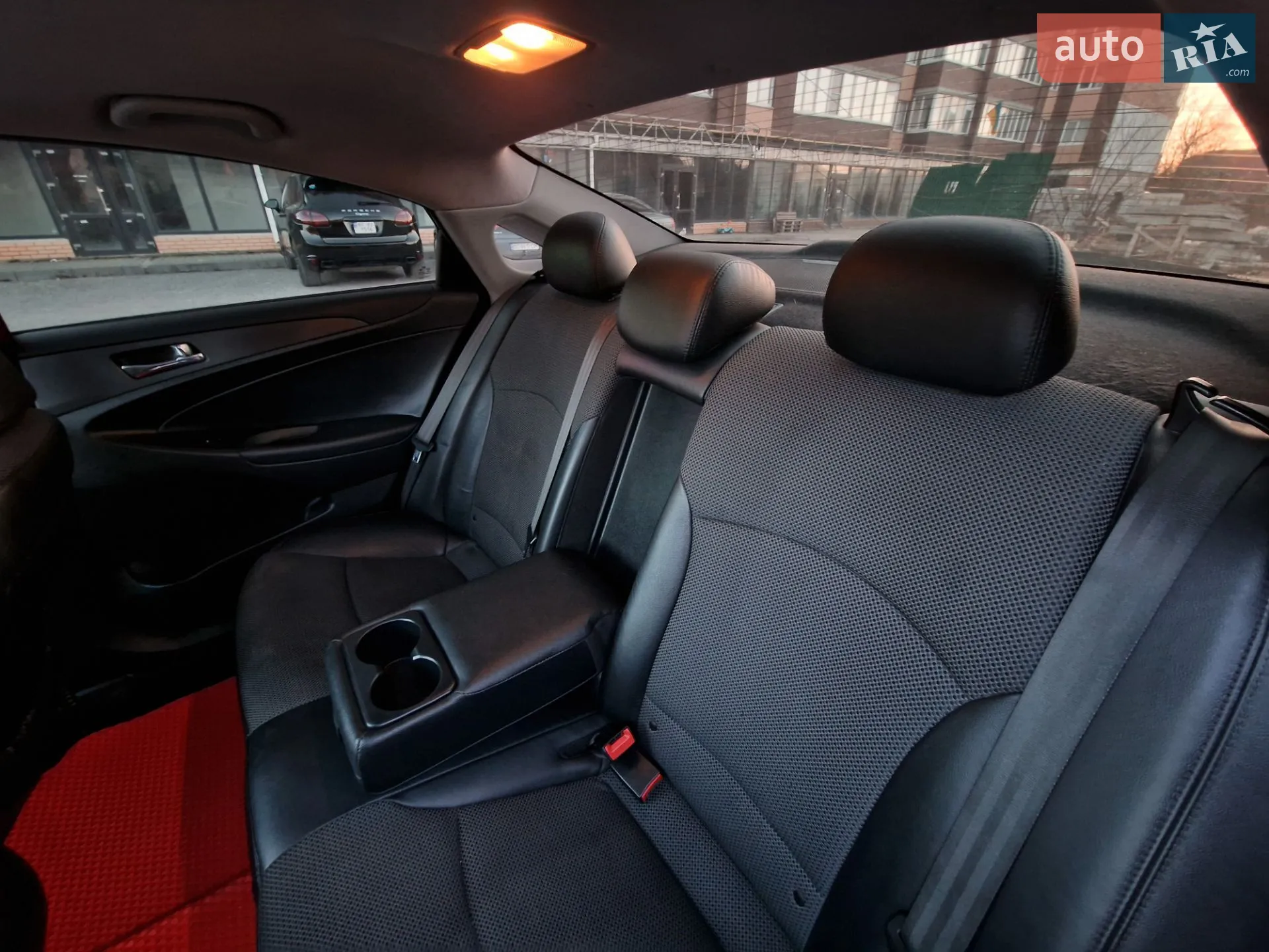 2011 Hyundai Sonata - мініатюра 11