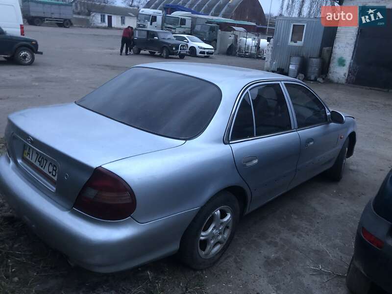 Седан Hyundai Sonata 1998 в Березані