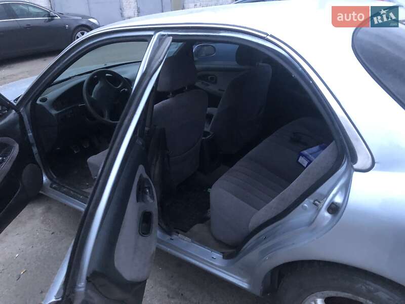 Седан Hyundai Sonata 1998 в Березані