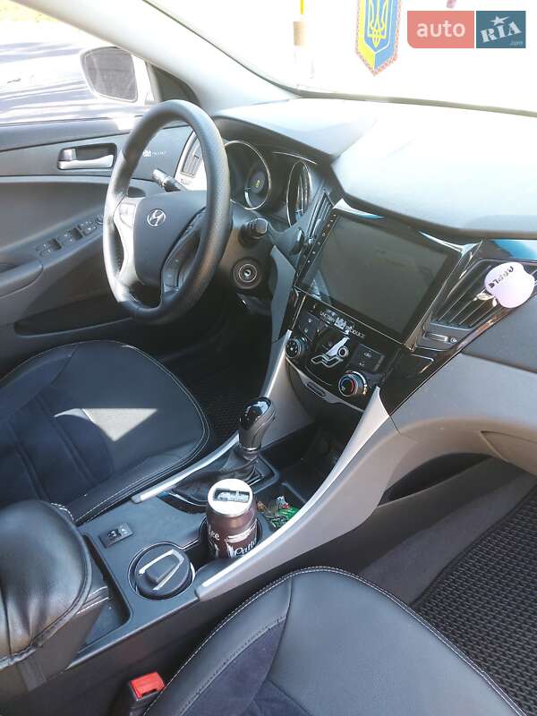 Седан Hyundai Sonata 2012 в Черкасах
