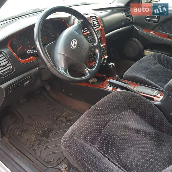 Седан Hyundai Sonata 2004 в Миколаєві