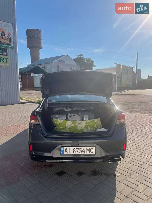 Седан Hyundai Sonata 2017 в Прилуках