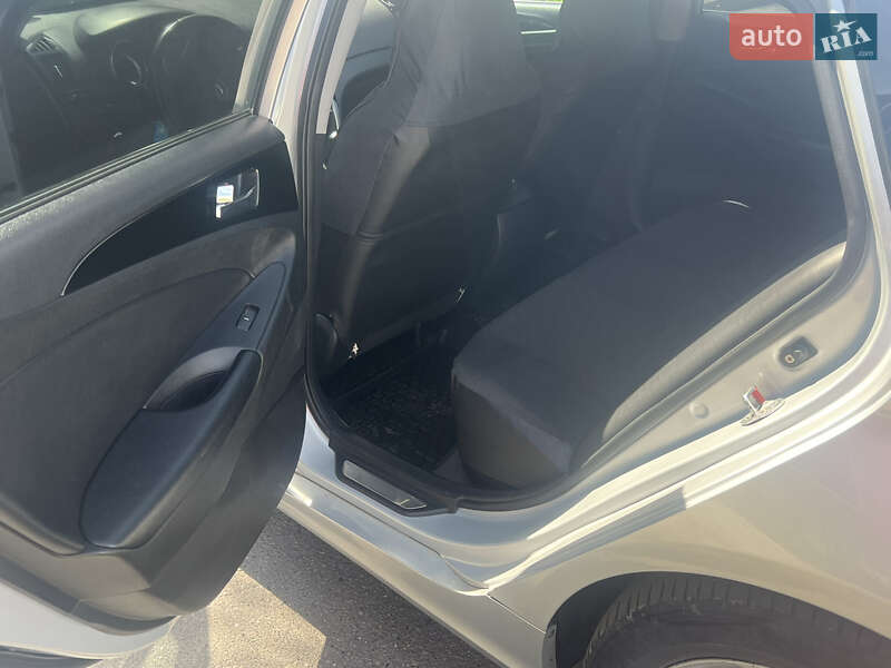 Седан Hyundai Sonata 2011 в Сумах