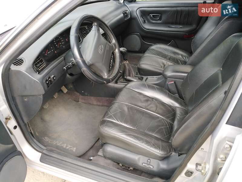 Седан Hyundai Sonata 1996 в Умани