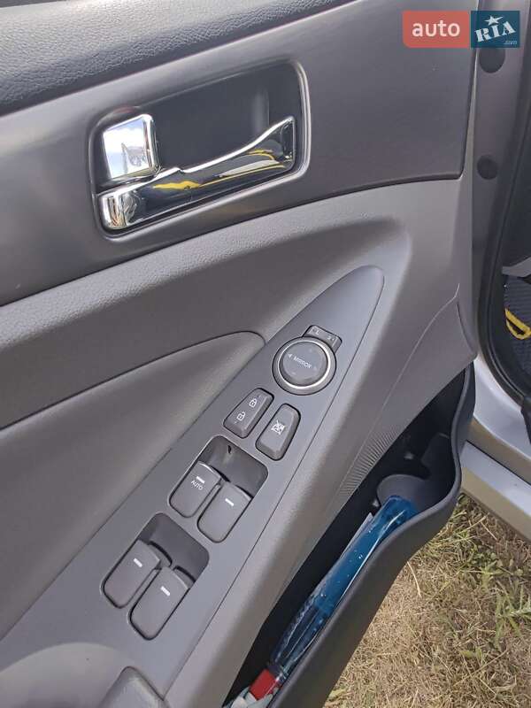 Седан Hyundai Sonata 2012 в Голованівську