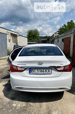 Седан Hyundai Sonata 2013 в Новояворовске