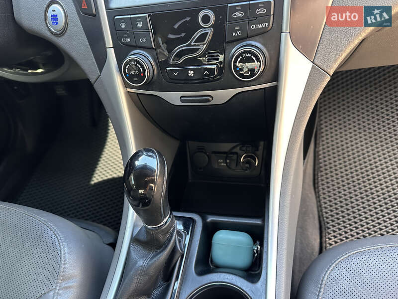 Седан Hyundai Sonata 2013 в Кривом Роге
