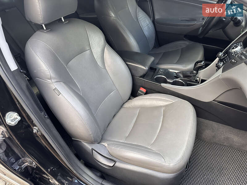 Седан Hyundai Sonata 2013 в Кривом Роге