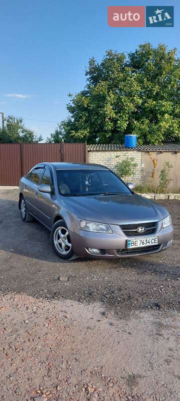 Седан Hyundai Sonata 2006 в Николаеве