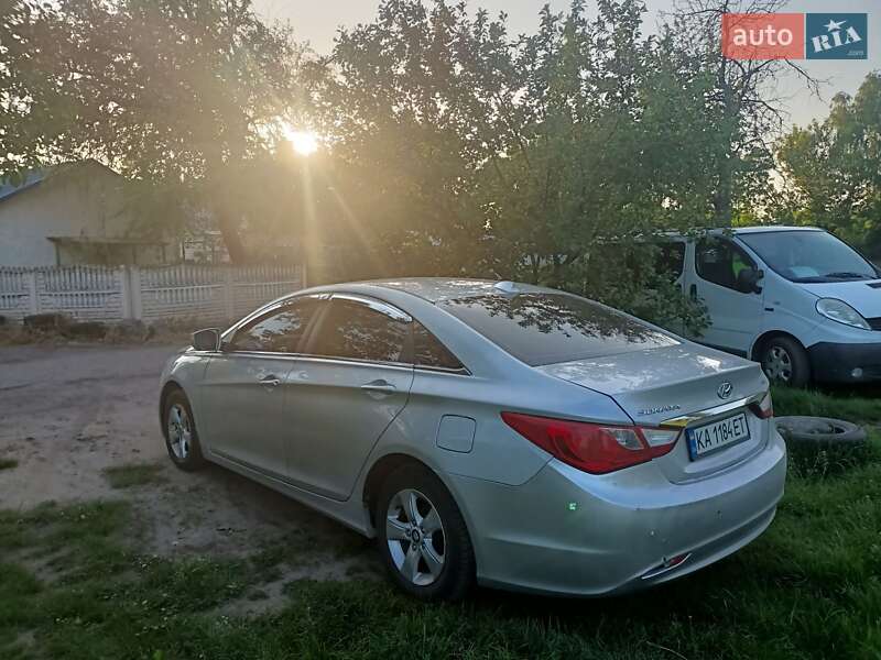 Седан Hyundai Sonata 2013 в Миргороде