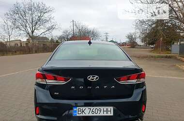 Седан Hyundai Sonata 2018 в Раздельной