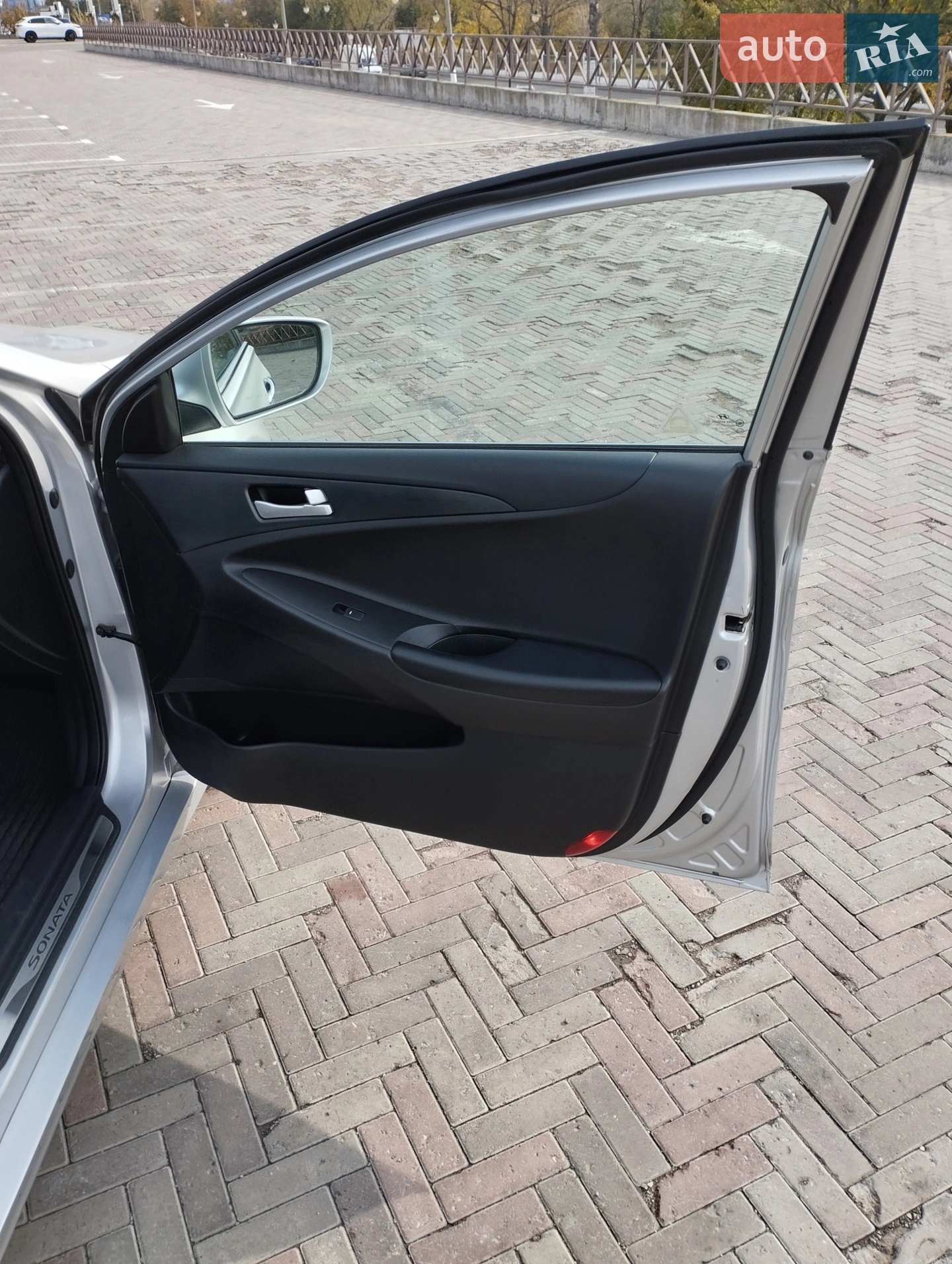 2011 Hyundai Sonata - мініатюра 12