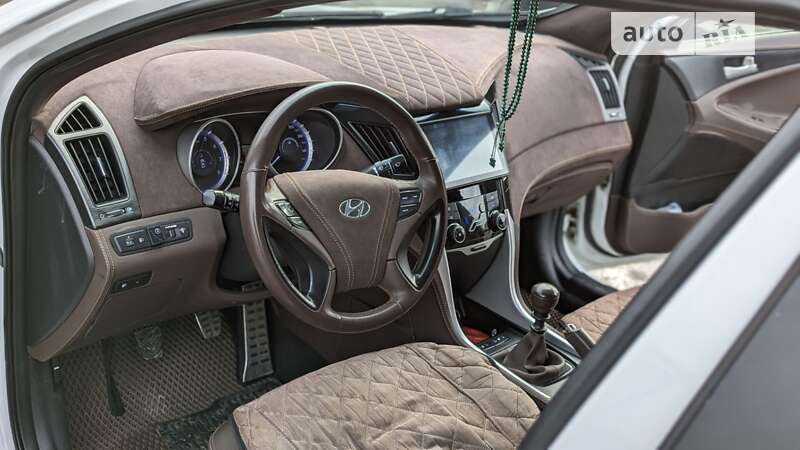 Седан Hyundai Sonata 2012 в Сумах