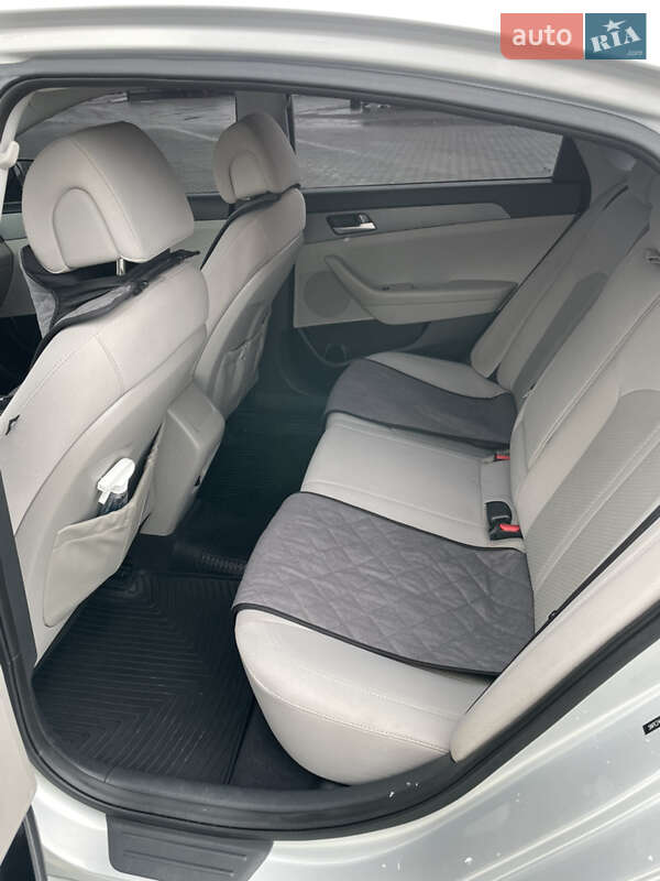 Седан Hyundai Sonata 2015 в Оратові