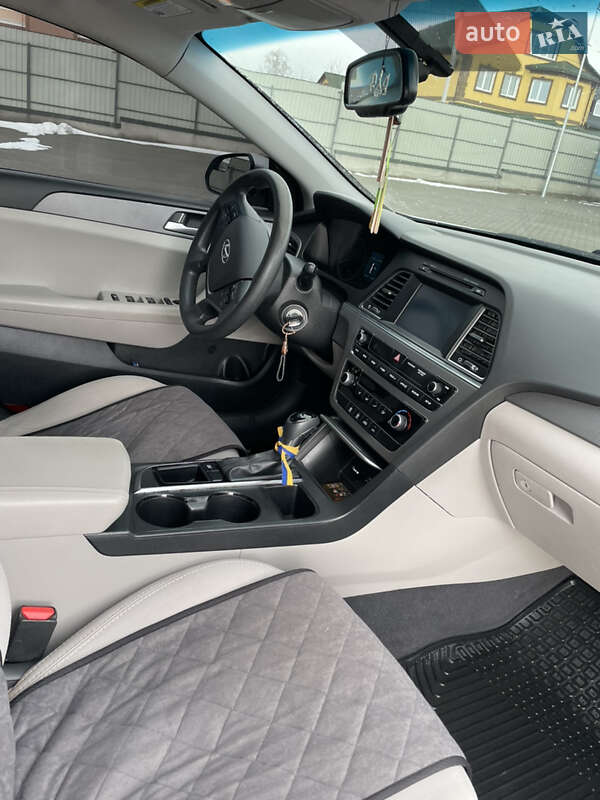 Седан Hyundai Sonata 2015 в Оратові