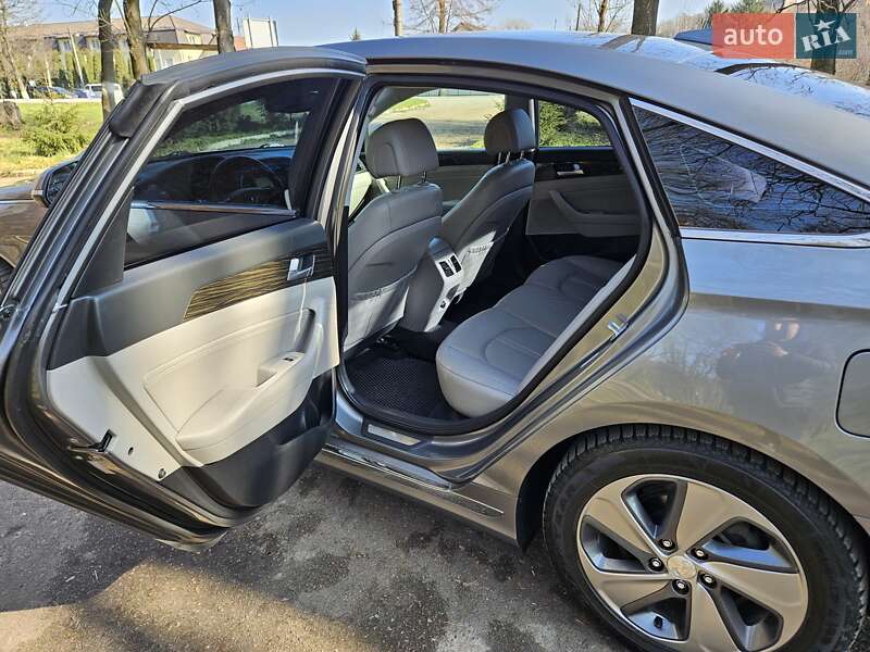 Седан Hyundai Sonata 2017 в Рогатине