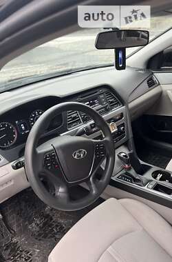 Седан Hyundai Sonata 2016 в Каменском