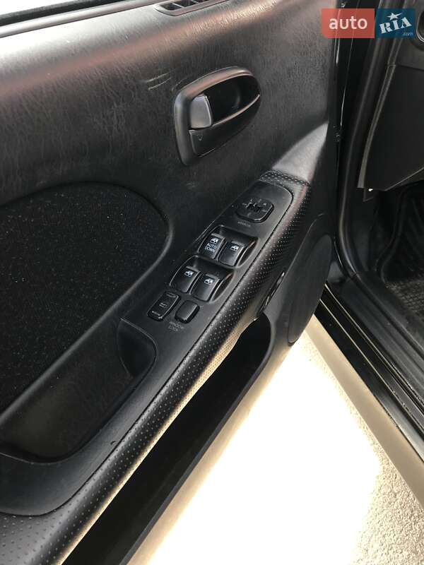 Седан Hyundai Sonata 2004 в Дніпрі