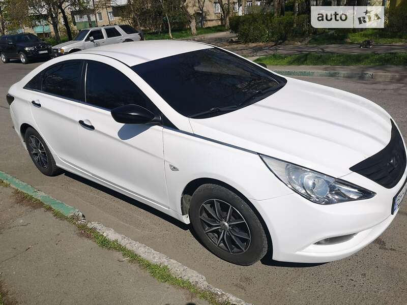 Седан Hyundai Sonata 2011 в Черноморске