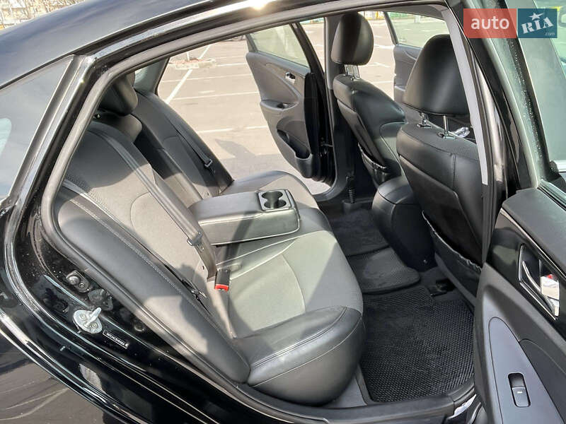 Седан Hyundai Sonata 2013 в Киеве