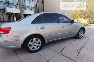 Седан Hyundai Sonata 2009 в Обухове