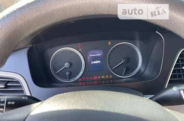 Седан Hyundai Sonata 2014 в Прилуках