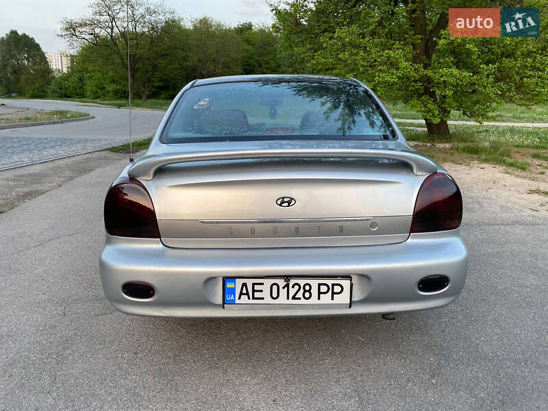 Седан Hyundai Sonata 2001 в Днепре