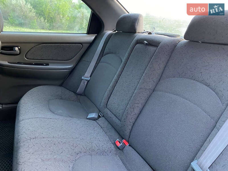Седан Hyundai Sonata 2001 в Днепре