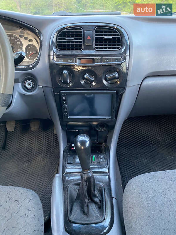 Седан Hyundai Sonata 2001 в Днепре