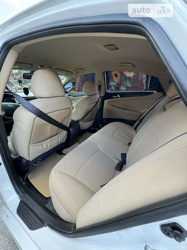 Седан Hyundai Sonata 2014 в Ірпені