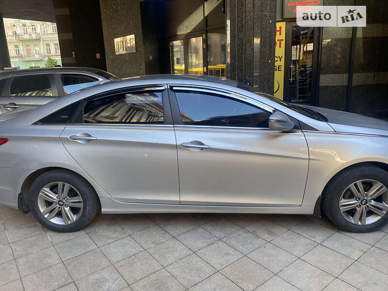 Седан Hyundai Sonata 2013 в Киеве